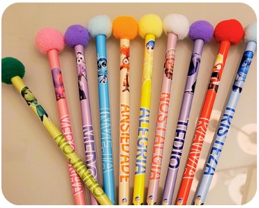 Lápis personalizado com pompom